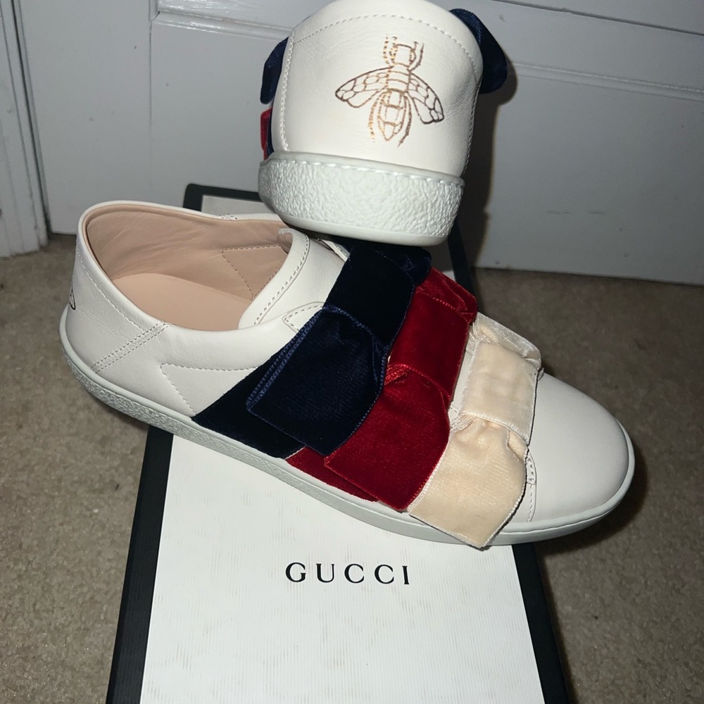 Gucci sneakers velvet bow
